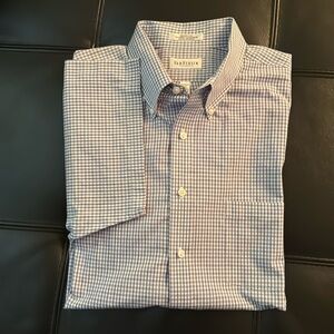 Men’s short sleeve button-down shirt